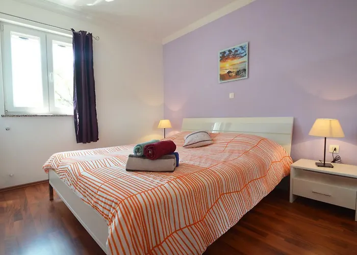 Sverko By Interhome Lägenhet