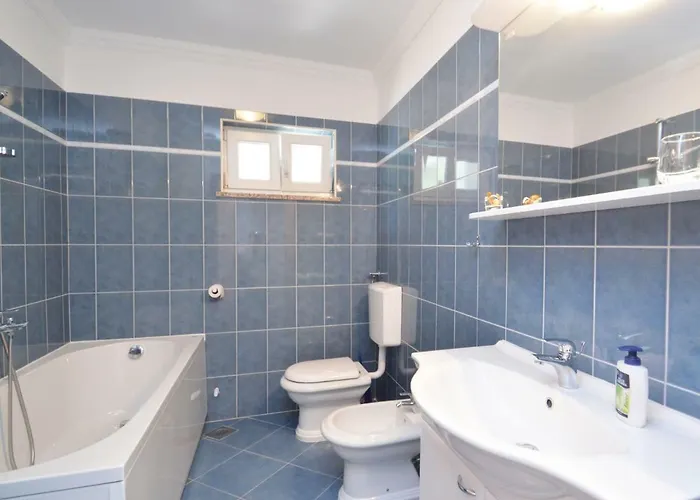 Sverko By Interhome Lägenhet *